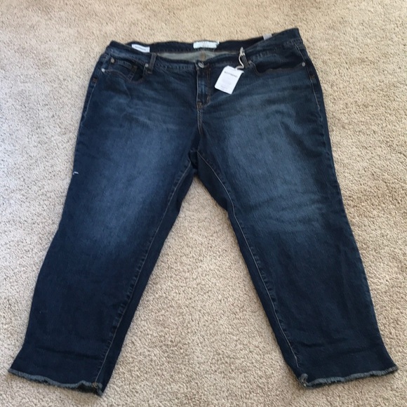 NWT! Torrid SZ 26 crop boyfriend denim - Picture 1 of 10